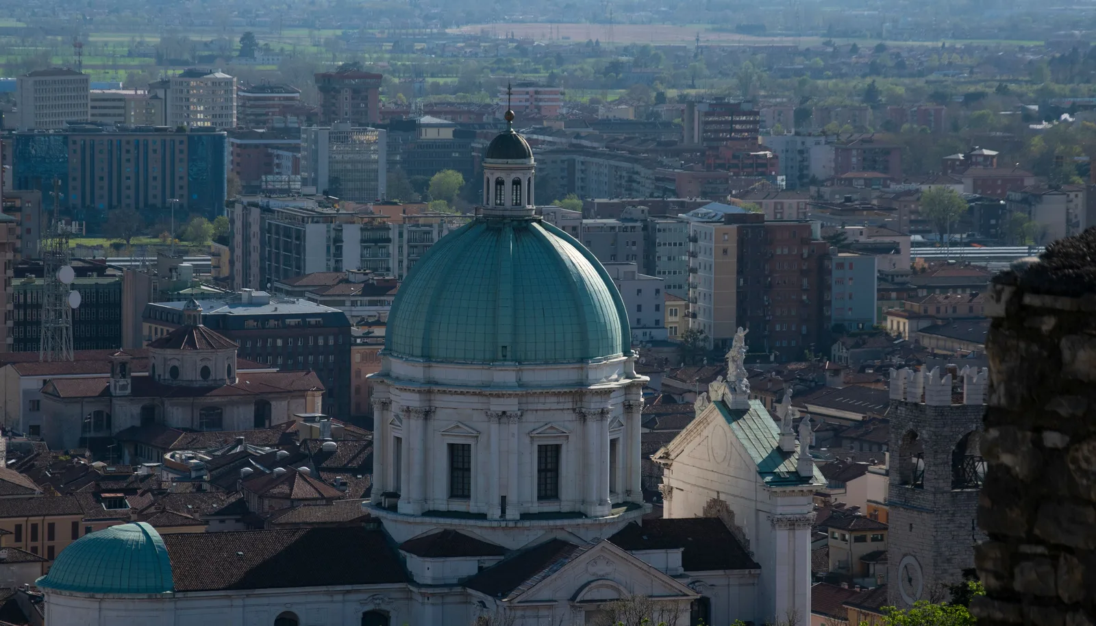 Cover Homeflow: Migliori quartieri per affittare a Brescia: guida per zona Cover Homeflow: Migliori quartieri per affittare a Brescia: guida per zona
